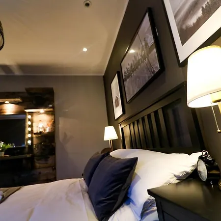 Apartment Penthouse Overlooking Castle *