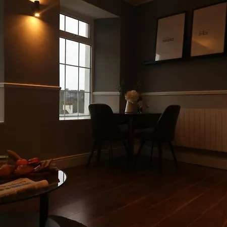 Penthouse Overlooking Castle Apartment