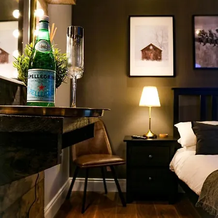 Penthouse Overlooking Castle * Birr